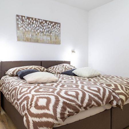 Apartments Raspolic Кастав Екстериор снимка