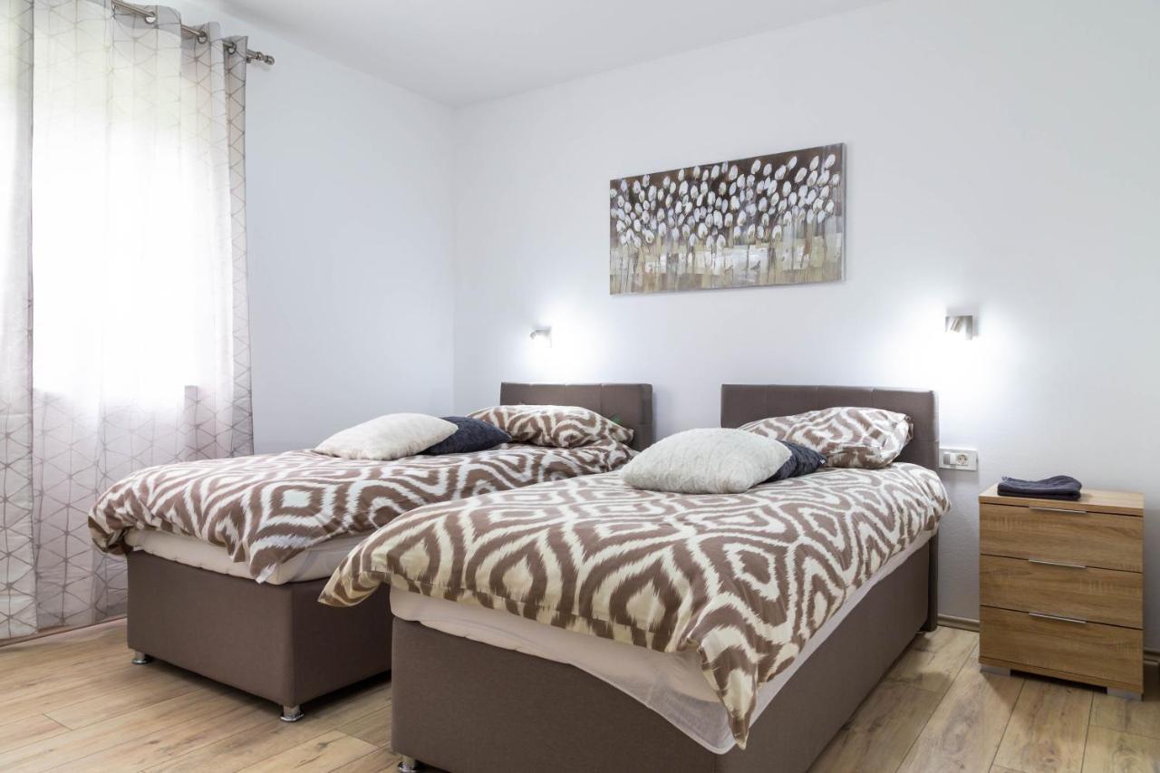 Apartments Raspolic Кастав Екстериор снимка
