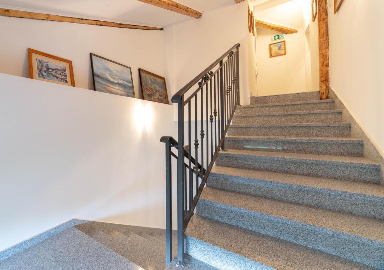 Apartments Raspolic Кастав Екстериор снимка
