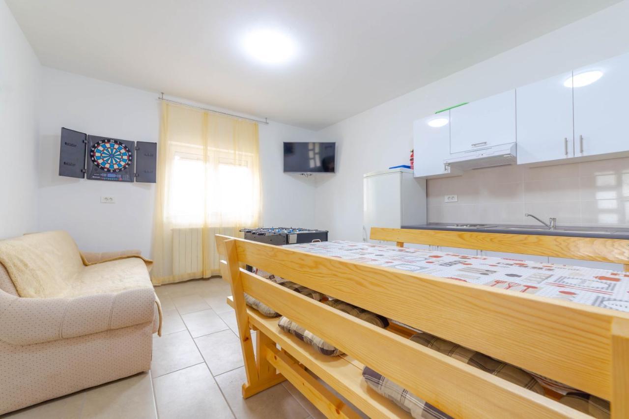 Apartments Raspolic Кастав Екстериор снимка