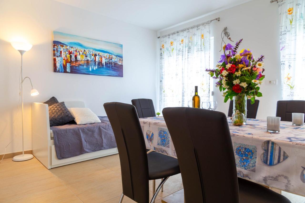 Apartments Raspolic Кастав Екстериор снимка