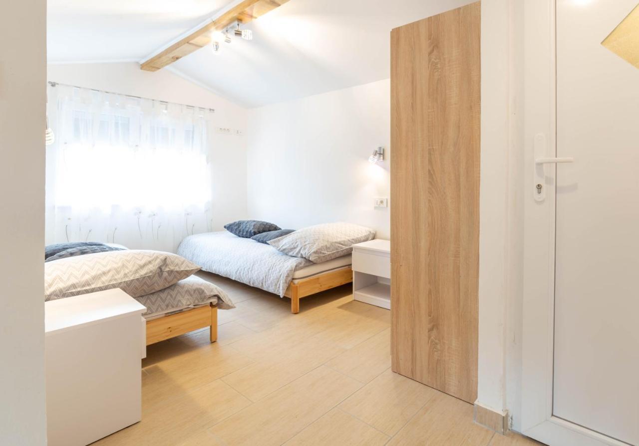 Apartments Raspolic Кастав Екстериор снимка