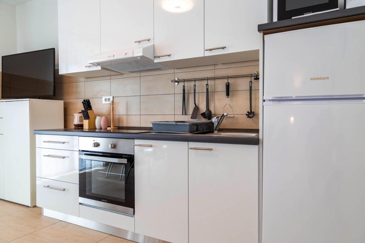 Apartments Raspolic Кастав Екстериор снимка